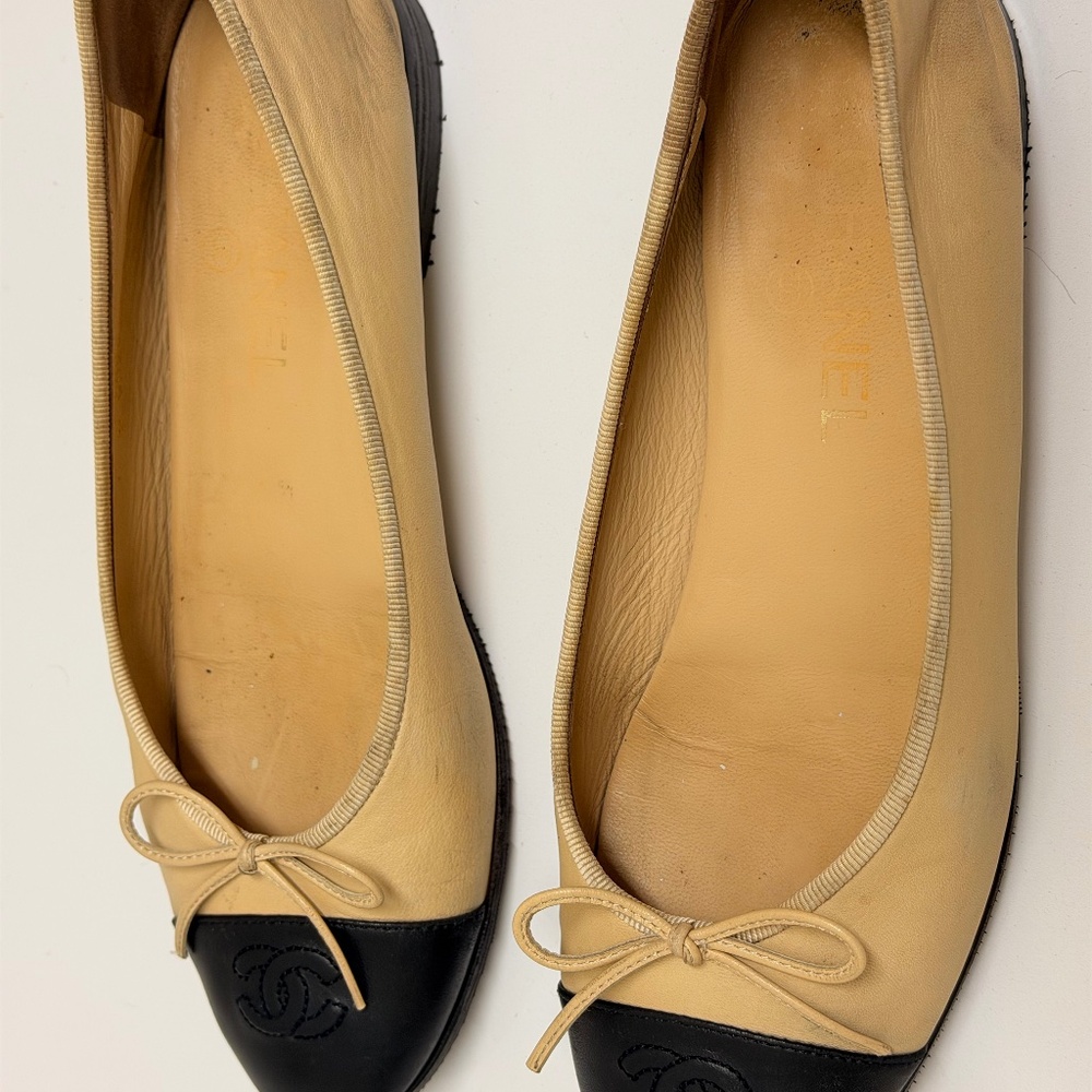 CHANEL BALLET FLATS 100% AUTHENTIC. Lambskin Beige & Black. - Picture 2 of 10